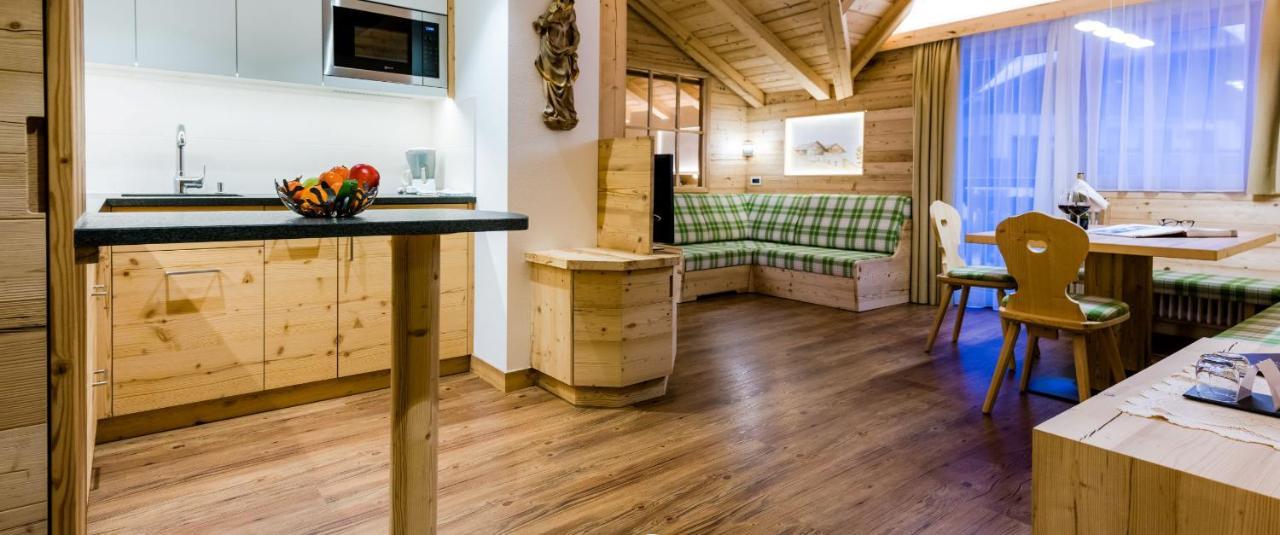 Apartments Aghel ***S セルヴァ・ディ・ヴァル・ガルデーナ エクステリア 写真